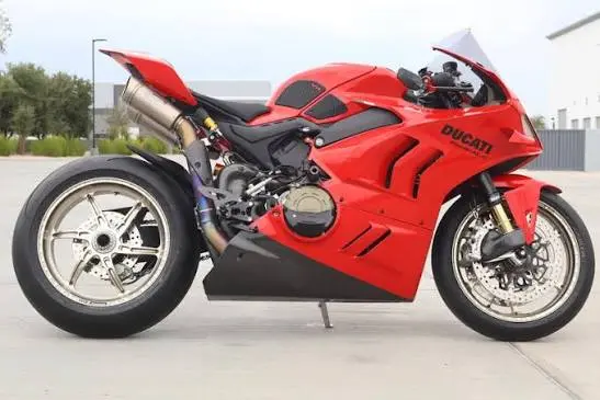 panigale v4.jpg large hub.webp