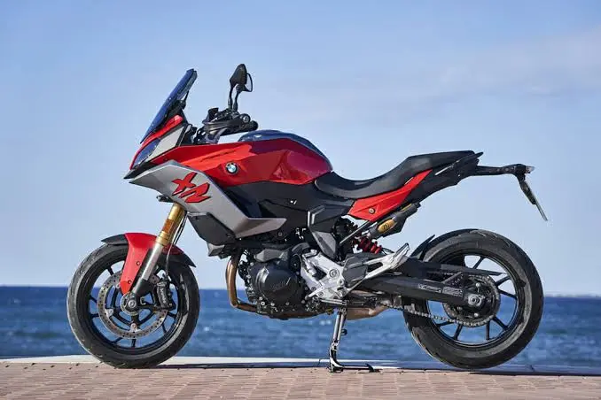 BMW F900xr.webp